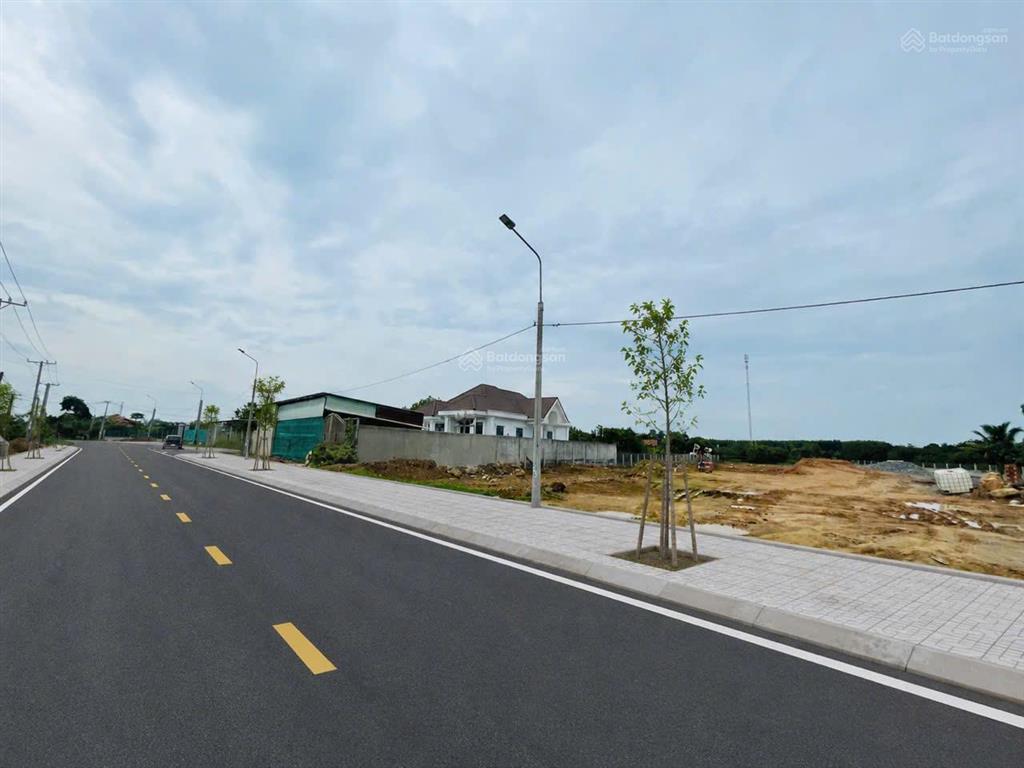Bán đất mặt tiền hương lộ 15, gần chợ thạnh phú, phường tân triều, 350tr nhận đất