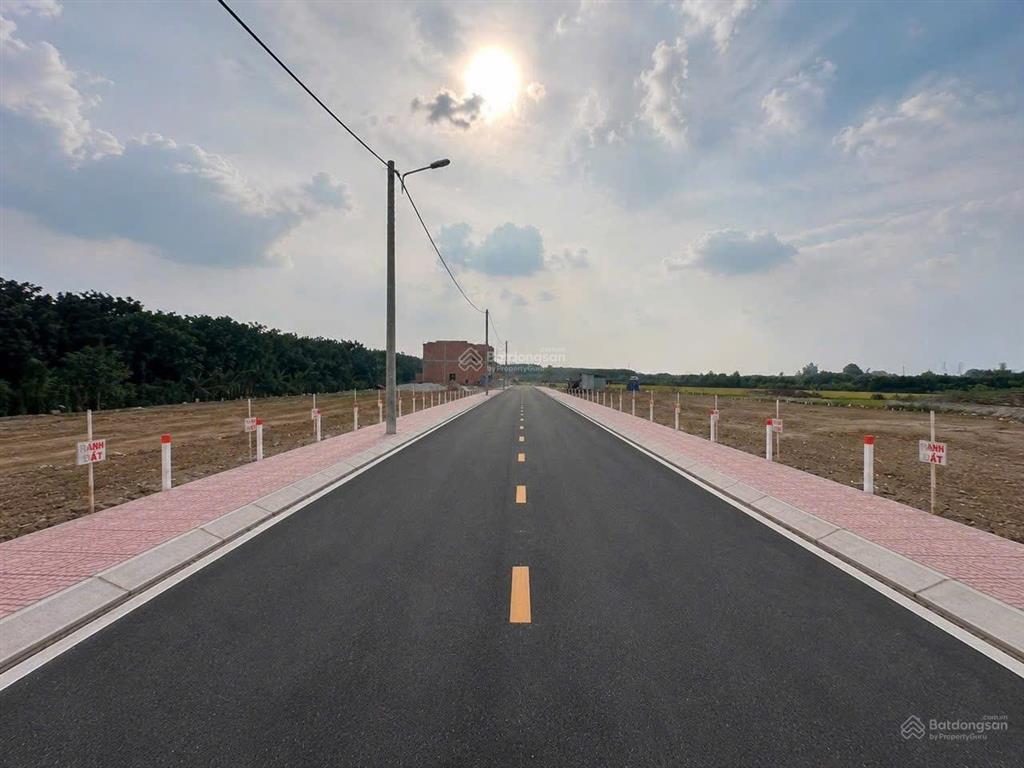 Bán đất nền sổ riêng thổ cưngay đường bờ kè ven sông bửu longgiá 980tr