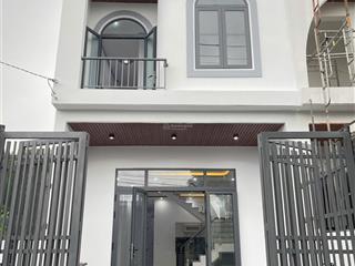 Bán nhà 1 trệt 1 lầu ngay cây xăng 75 cách đường đồng khởi 5phutsổ riêng thổ cư