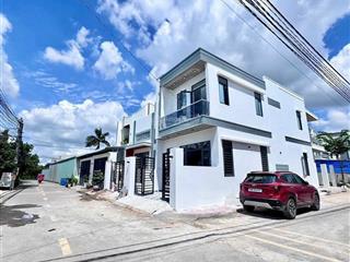 Bán căn nhà góc 2 mặt tiền ngay biên hòa  sổ hồng riêng thổ cư  700tr nhận nhà