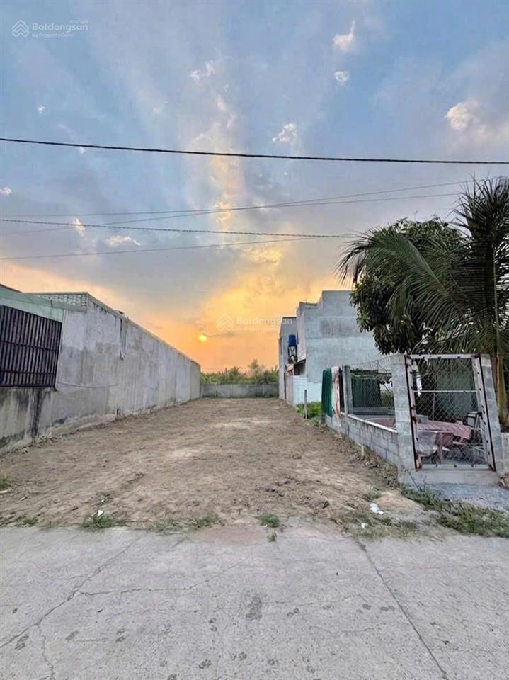 Chính chủ bán gấp lô đất siêu đẹp  ngay gần chợ thạnh phú  sổ riêng thổ cư
