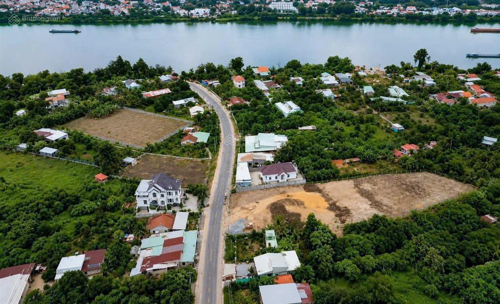 Bán đất nền sổ hồng riêng thổ cư gần sông mát mẻ  chỉ cần 300tr nhận đất