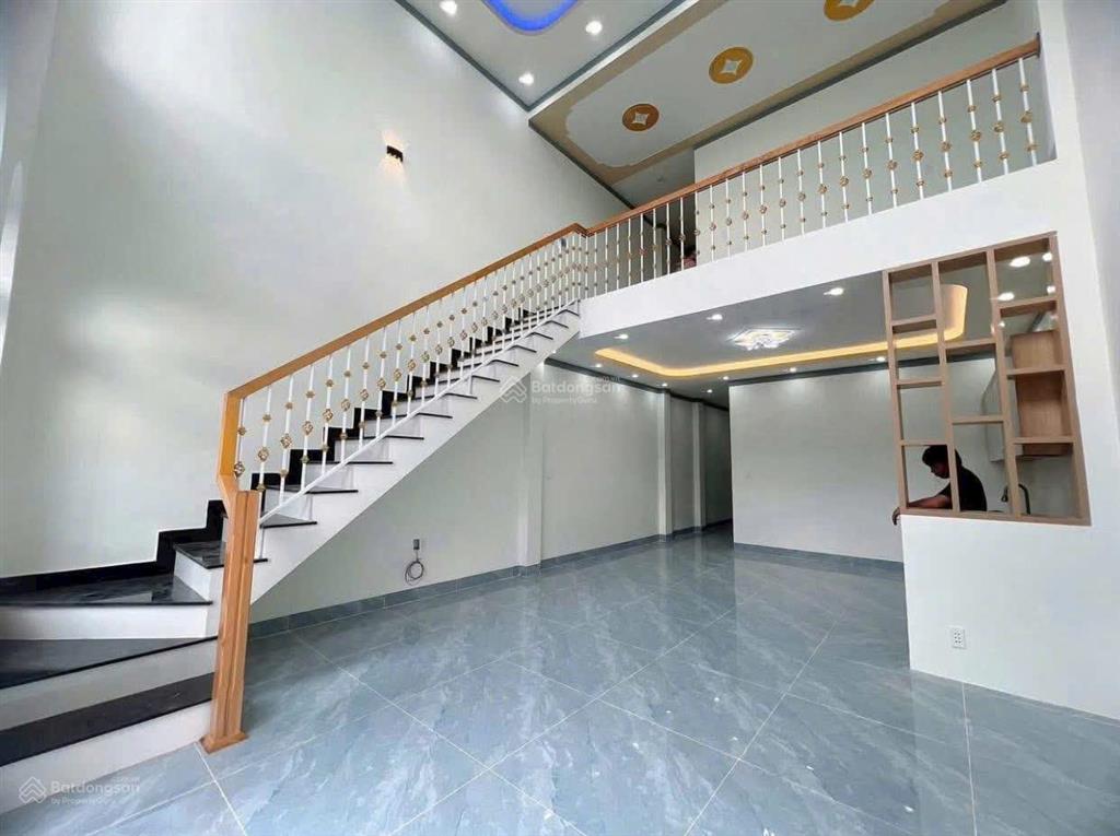 Nhà trệt lửng 3 phòng ngủ siêu đẹp, ngay gần đường đồng khởi, 500tr nhận nhà