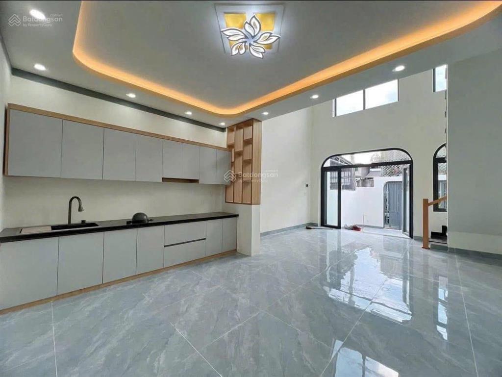 Nhà trệt lửng 3 phòng ngủ siêu đẹp, ngay gần đường đồng khởi, 500tr nhận nhà