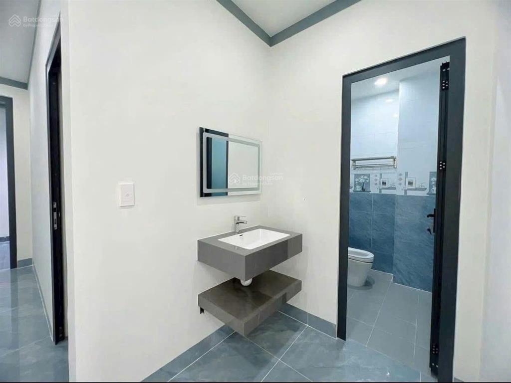 Nhà trệt lửng 3 phòng ngủ siêu đẹp, ngay gần đường đồng khởi, 500tr nhận nhà