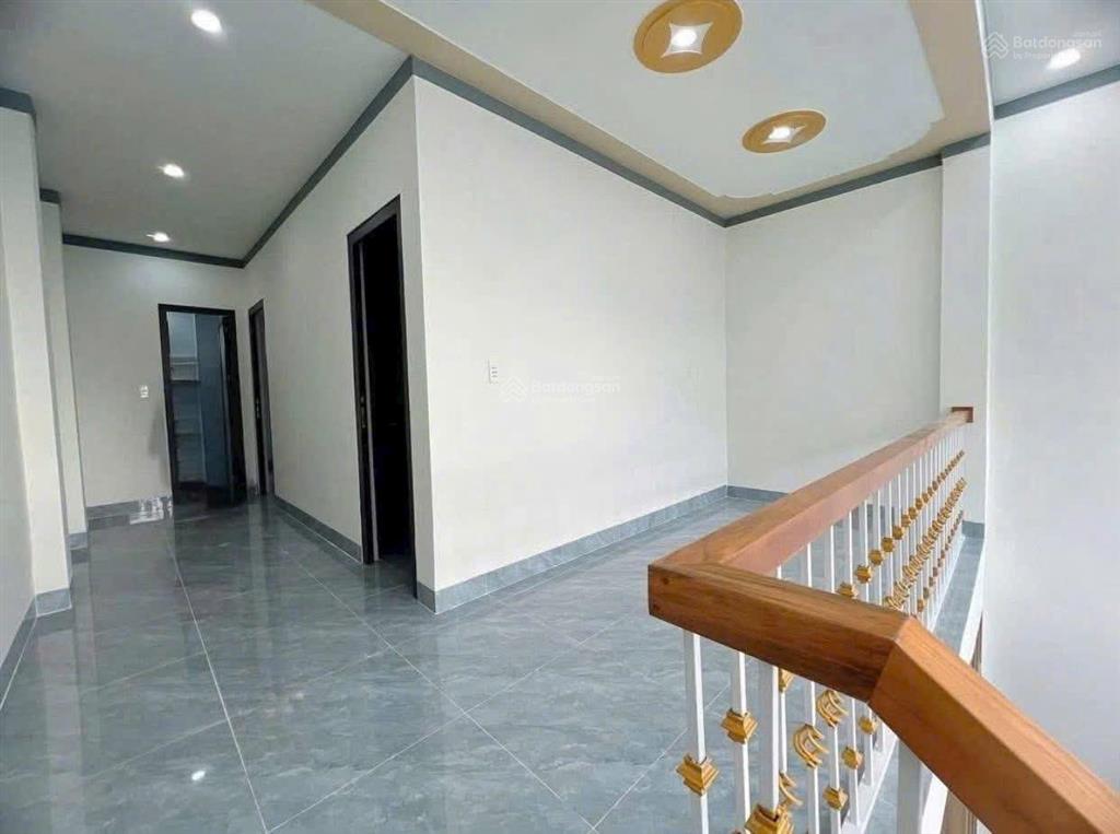 Nhà trệt lửng 3 phòng ngủ siêu đẹp, ngay gần đường đồng khởi, 500tr nhận nhà