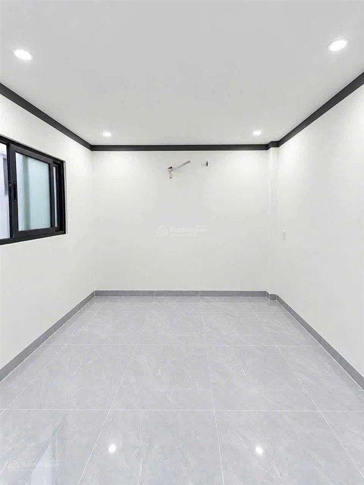 Bán nhà 1 trệt 1 lửng5x18 3 phòng ngủ,ngay gần đường đồng khởigiá 1,63 tỷ
