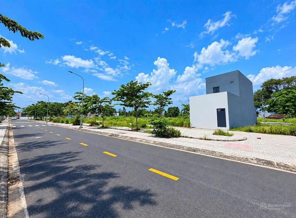 Bán đất nền 107m2 cực đẹp  mặt tiền hương lộ 15  khu dân cư trung tâm phường tân triều