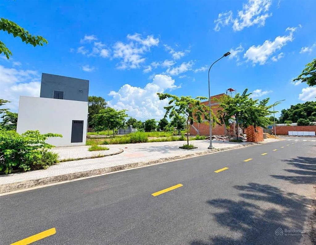 Bán đất nền 107m2 cực đẹp  mặt tiền hương lộ 15  khu dân cư trung tâm phường tân triều