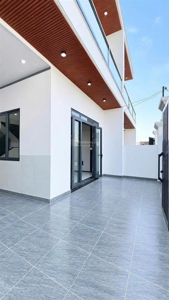 Bán căn nhà ngang 7 dài 15  ngay gần bờ kè bửu long, 700tr nhận nhà