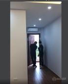 Cc cho thuê ccmn phố bùi huy bích, có thang máy. nhà mặt đường, vỉa hè 15m. cách bãi gửi oto 50m