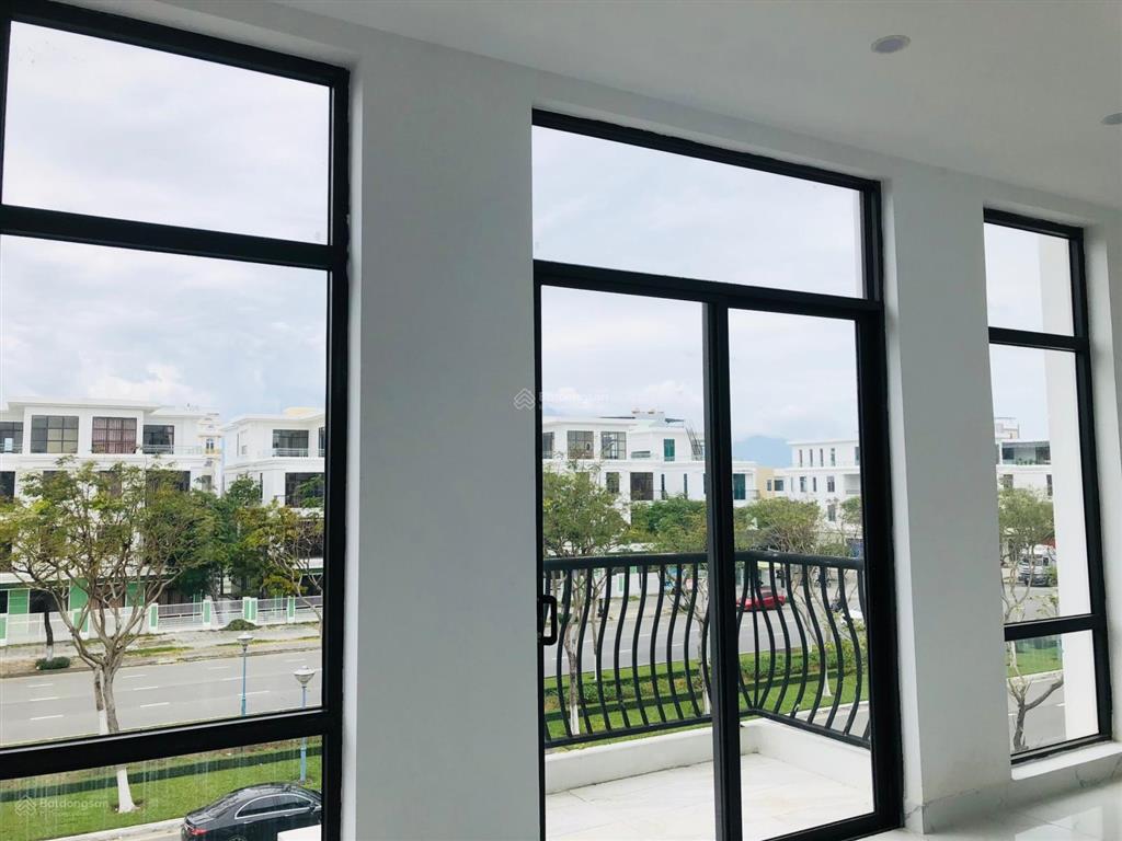 Bán shophouse mt nguyễn sinh sắc 4 tầng đã có sổ đỏ cá nhân. ngay biển, gần siêu thị mega market