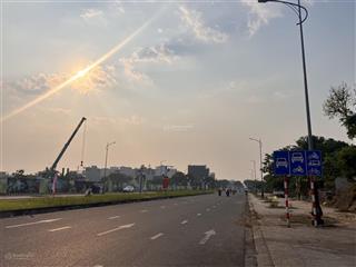 Bán đất mt 7m5 hoà phú 27, ngay mega market, cách biển nguyễn tất thành 1km. lô sạch đẹp