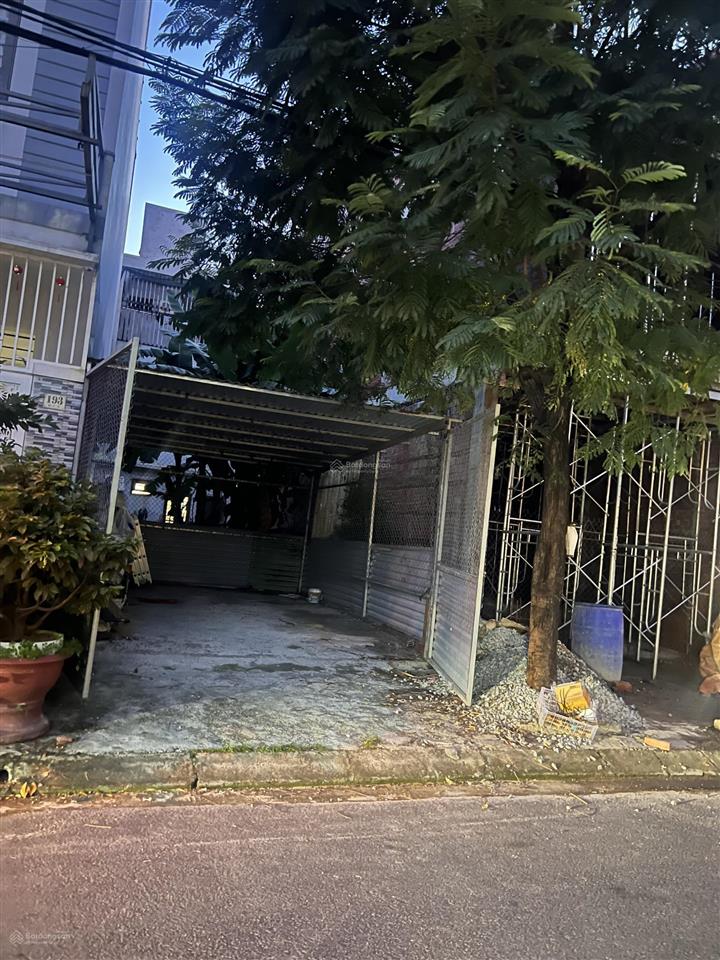 Mt hoà phú 16, cách hoàng thị loan 20m, tiện ích xung quanh đầy đủ. thích hợp an cư, xây căn hộ
