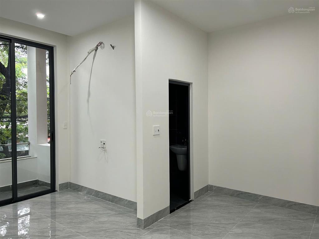 Cho thuê nhà 4 tầng mt phùng hưng, liên chiểu gần đh fpt, cao đẳng thương mại. 4 phòng, 5wc
