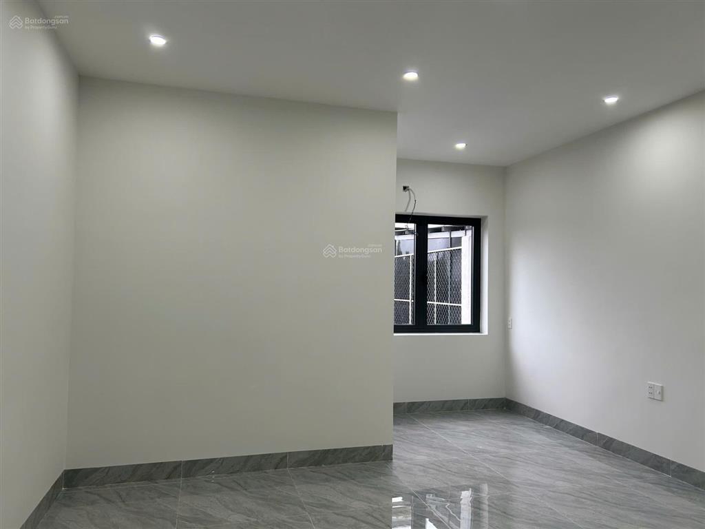 Cho thuê nhà 4 tầng mt phùng hưng, liên chiểu gần đh fpt, cao đẳng thương mại. 4 phòng, 5wc