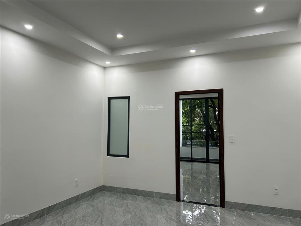 Cho thuê nhà 4 tầng mt phùng hưng, liên chiểu gần đh fpt, cao đẳng thương mại. 4 phòng, 5wc