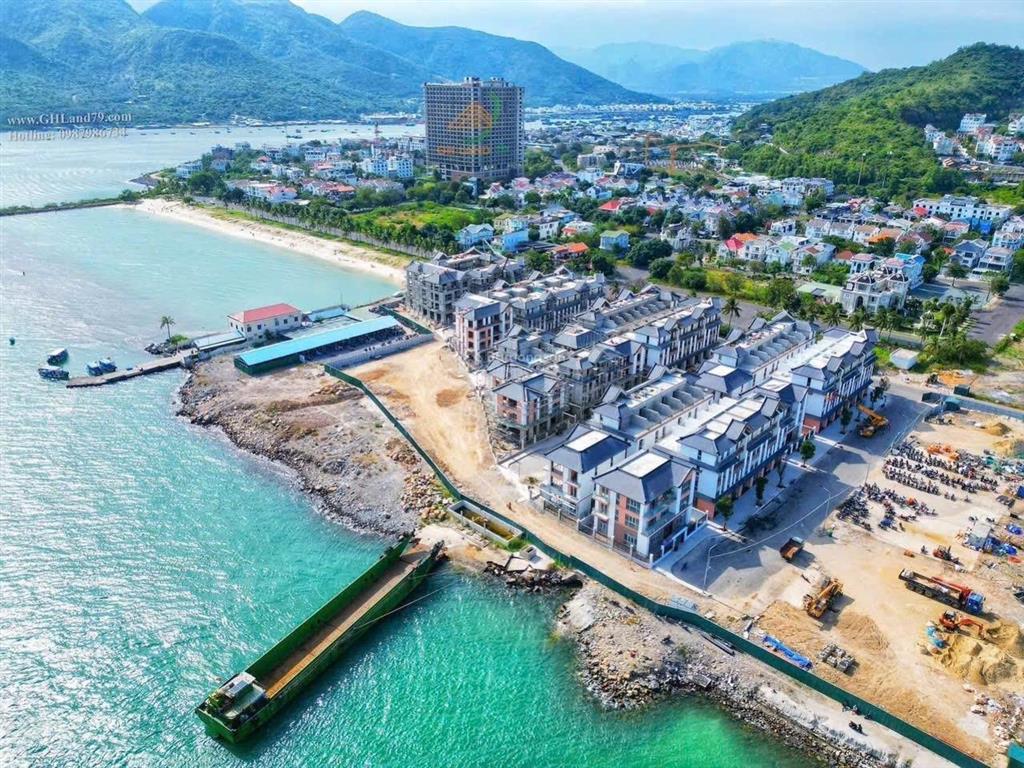 Biệt thự đơn lập ngang 15m vinhomes pearl bay  nha trang