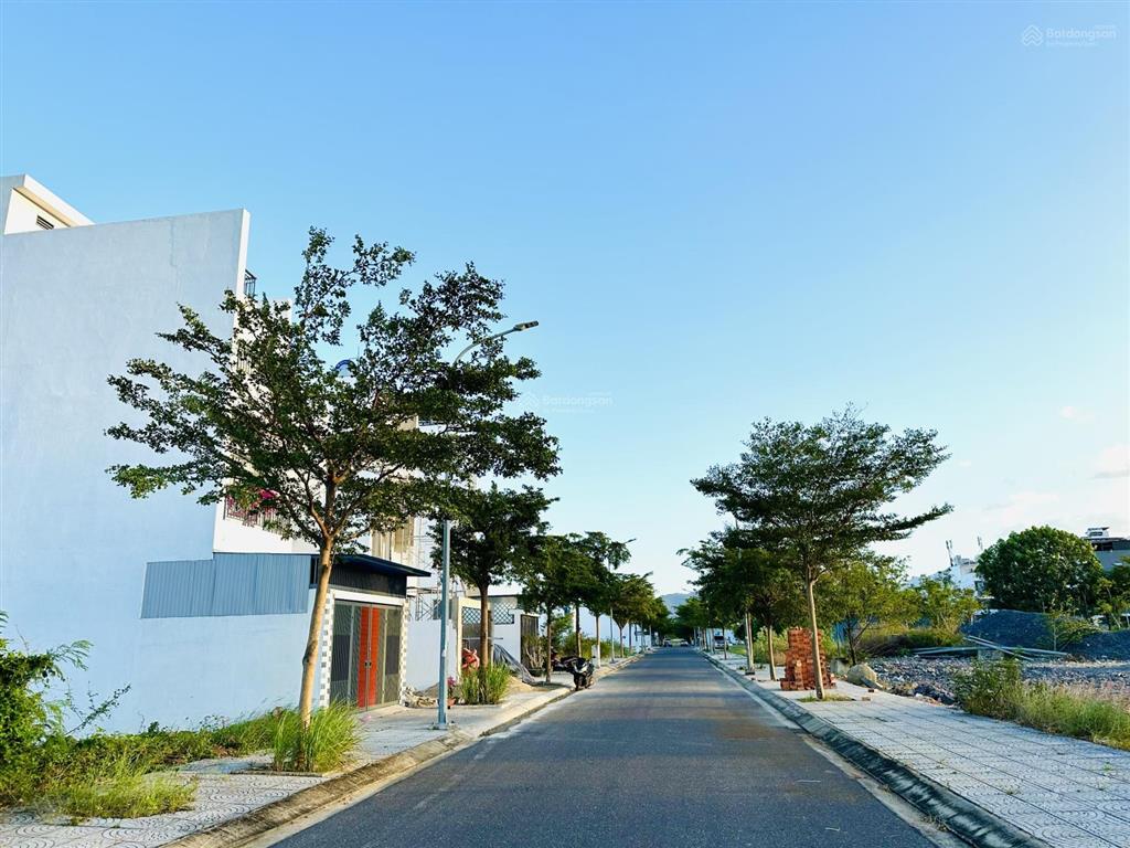 Lô đất đẹp đối diện công viên  khu đô thị mỹ gia 5  chỉ 5.3 tỷ bao ép cọc