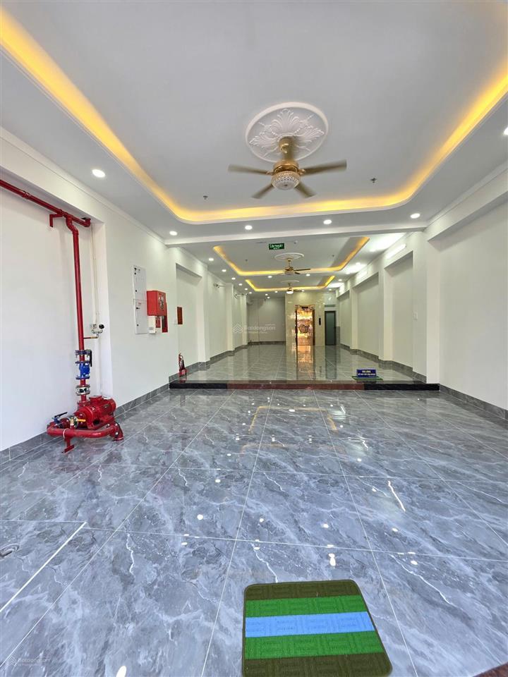 Toà nhà văn phòng 6 tầng551.4m2 mặt tiền đường lê hồng phong, p. dĩ an mới xây