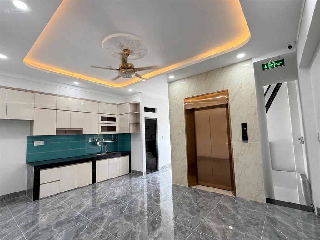 Toà nhà văn phòng 6 tầng551.4m2 mặt tiền đường lê hồng phong, p. dĩ an mới xây