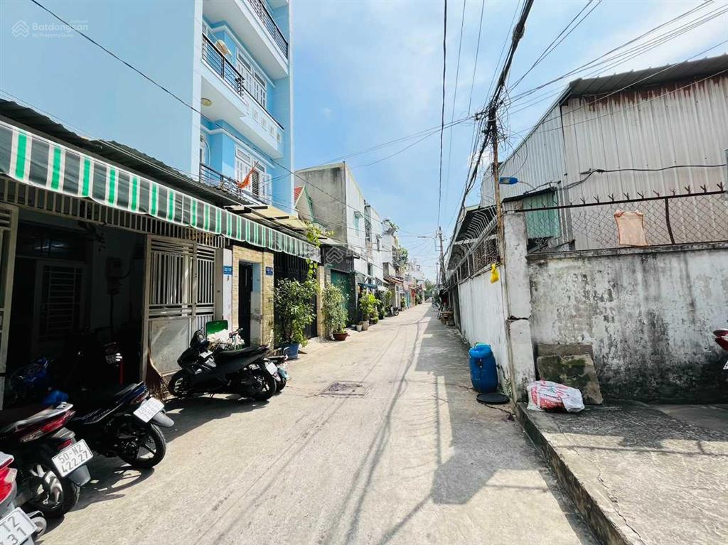 Bán nhà hẻm xe tải đường lê trọng tấn (10x20m vuông vức = 200m2), qmxd hầm + 6 tầng, nhà cấp 4
