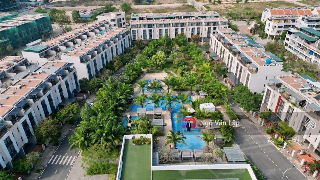 Bán căn lk lotus sẵn sổ giá 8,8 tỷ view bể bơi