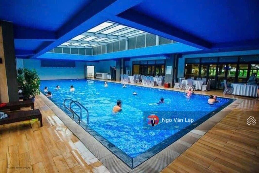 Bán căn lk lotus sẵn sổ giá 8,8 tỷ view bể bơi