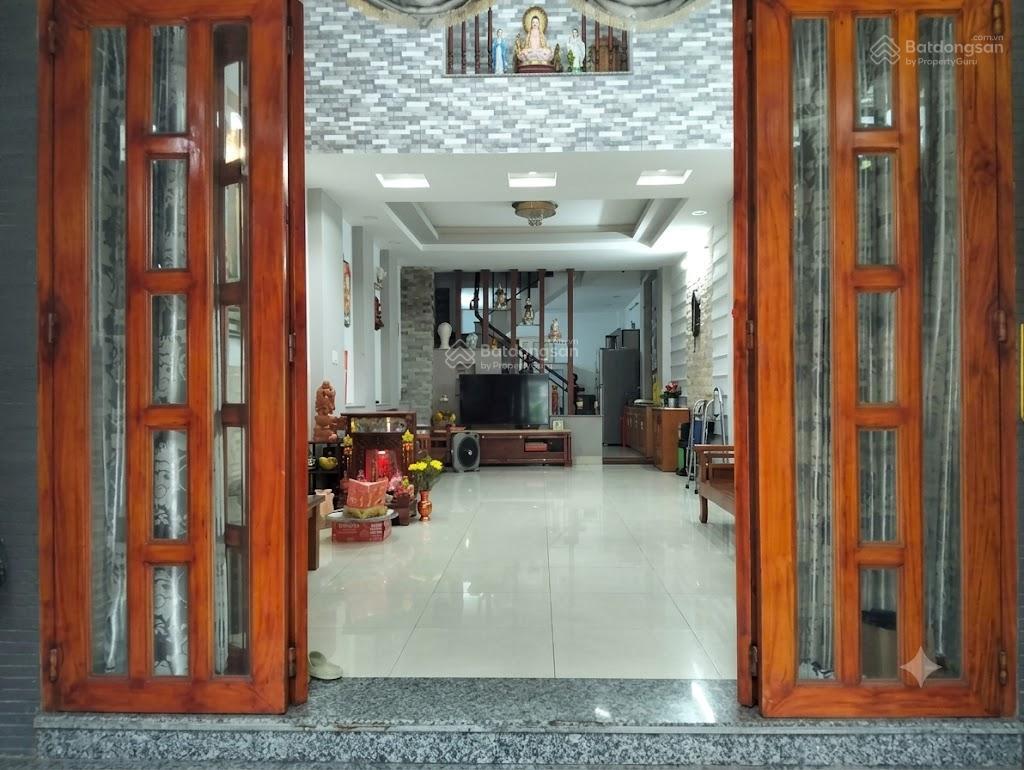 Bán nhà riêng hẻm xe hơi, 3 tầng, sân thượng, vị trí đắc địa