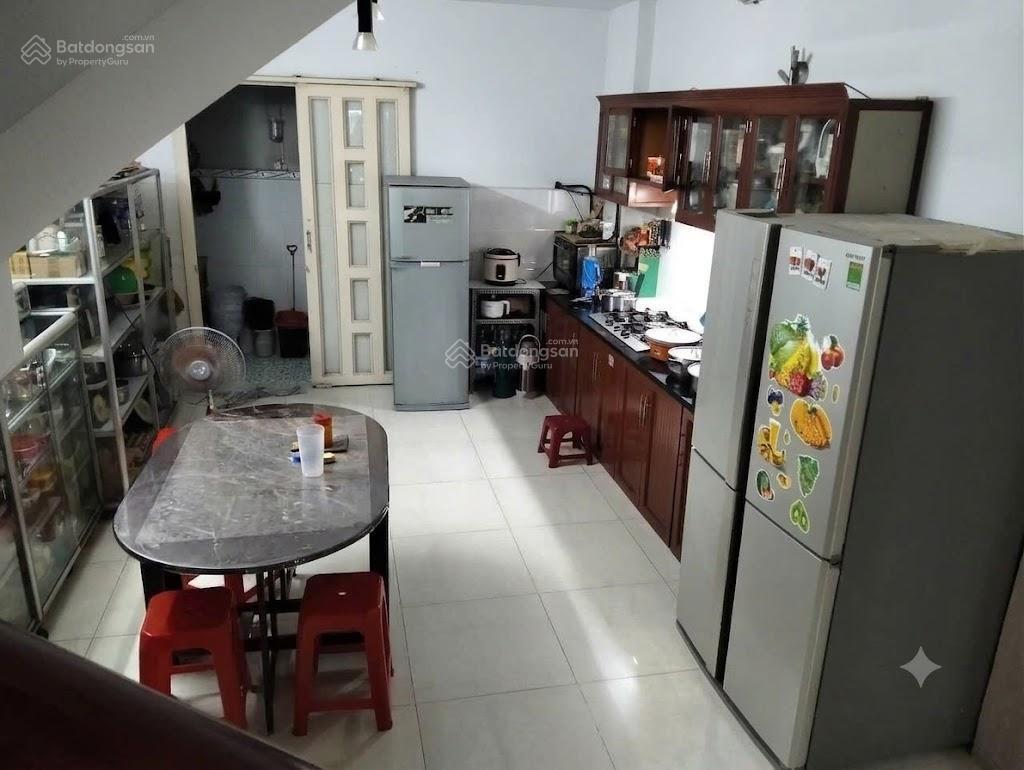 Bán nhà riêng hẻm xe hơi, 3 tầng, sân thượng, vị trí đắc địa