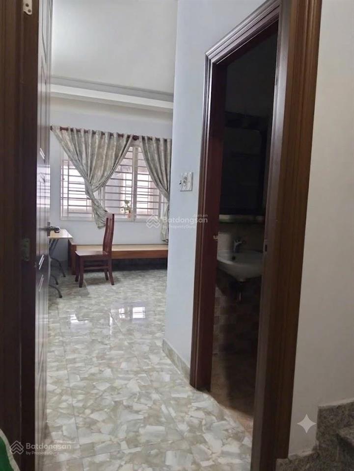 Bán nhà riêng hẻm xe hơi, 3 tầng, sân thượng, vị trí đắc địa