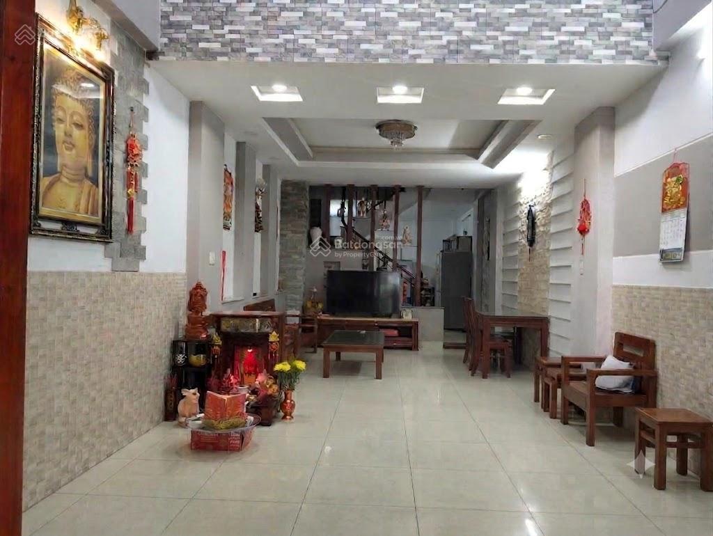 Bán nhà riêng hẻm xe hơi, 3 tầng, sân thượng, vị trí đắc địa