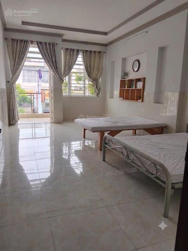 Bán nhà riêng hẻm xe hơi, 3 tầng, sân thượng, vị trí đắc địa