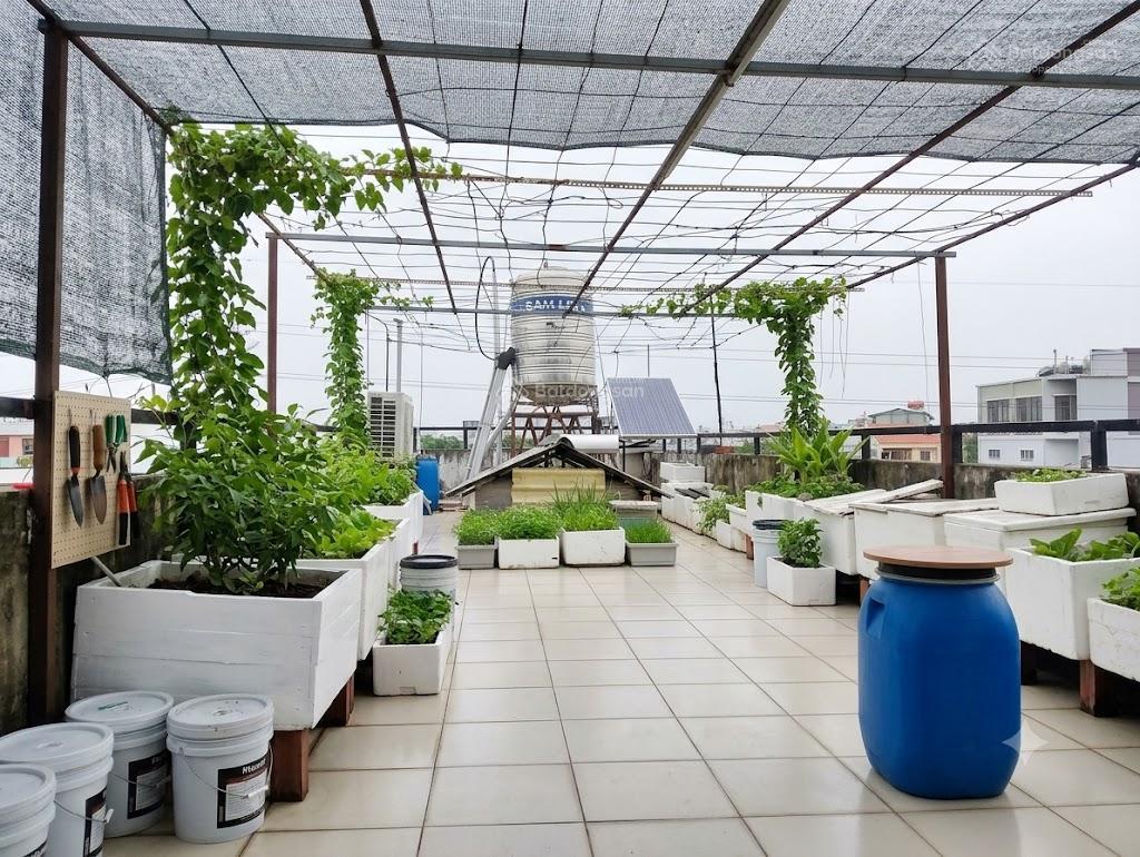 Bán nhà riêng hẻm xe hơi, 3 tầng, sân thượng, vị trí đắc địa