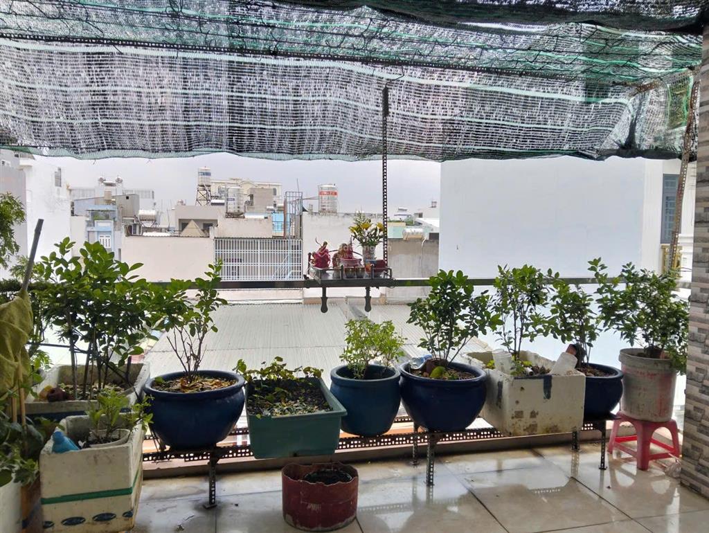 Bán nhà riêng hẻm xe hơi, 3 tầng, sân thượng, vị trí đắc địa