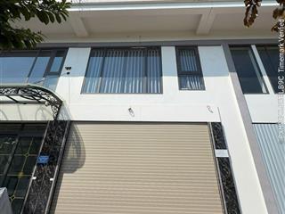 Cho thuê căn shophouse 5 tầng 80m2, phố nguyễn mậu tài, xã gia lâm (trâu quỳ cũ), hà nội.
