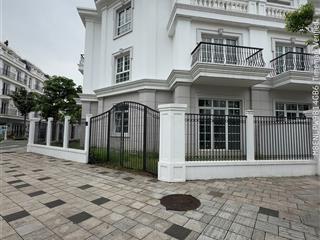 Cho thuê căn biệt thự góc 200m2, khu phố thành trung, xã gia lâm (thị trấn trâu quỳ cũ), hà nội