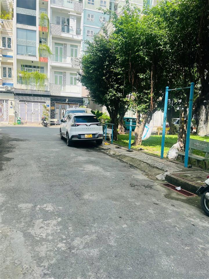 Bán nhà tô hiệu q.tân phú diện tích 4*19 giá bán 12.5tỷ đối diện công viên hẻm 7m 4tầng sân thượng
