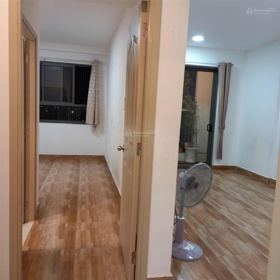 Bán căn hộ 2 pn wilton68m2, lầu cao, view hồ bơi, nội ô, landmark 81 tầng. sổ hồng chính chủ