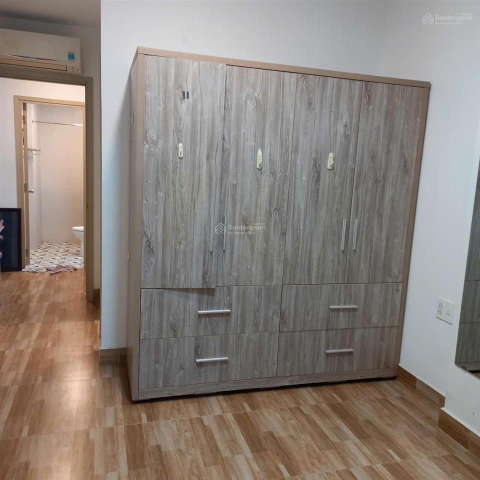 Bán căn hộ 2 pn wilton68m2, lầu cao, view hồ bơi, nội ô, landmark 81 tầng. sổ hồng chính chủ