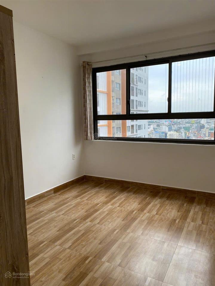 Bán căn hộ 2 pn wilton68m2, lầu cao, view hồ bơi, nội ô, landmark 81 tầng. sổ hồng chính chủ