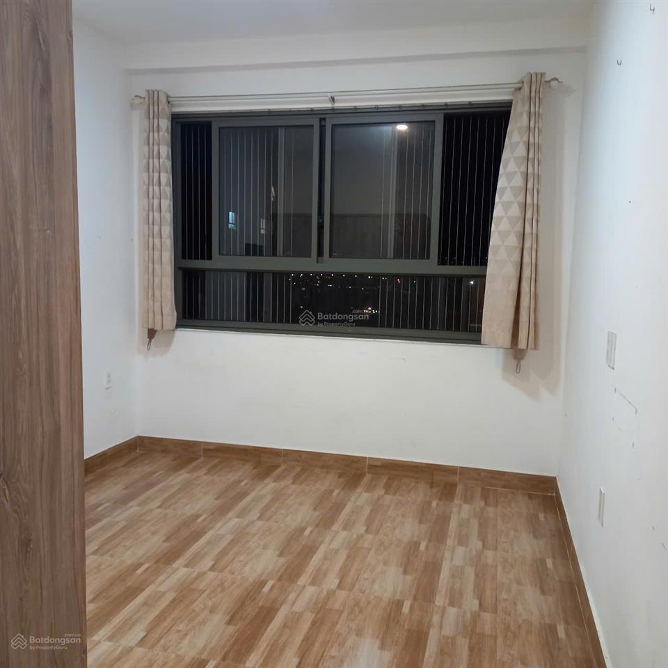 Bán căn hộ 2 pn wilton68m2, lầu cao, view hồ bơi, nội ô, landmark 81 tầng. sổ hồng chính chủ