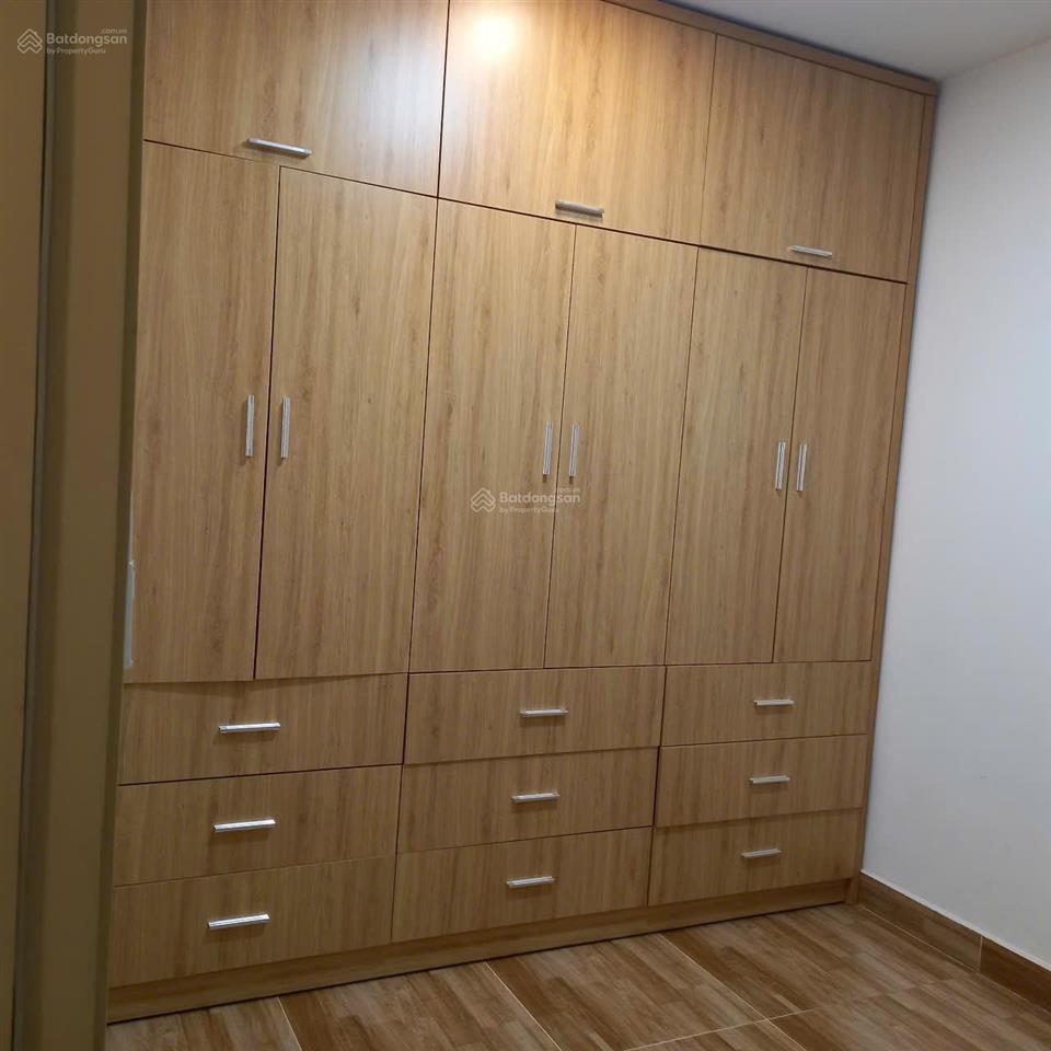 Bán căn hộ 2 pn wilton68m2, lầu cao, view hồ bơi, nội ô, landmark 81 tầng. sổ hồng chính chủ