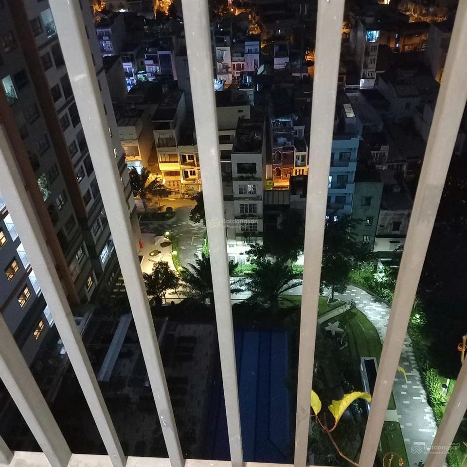 Bán căn hộ 2 pn wilton68m2, lầu cao, view hồ bơi, nội ô, landmark 81 tầng. sổ hồng chính chủ