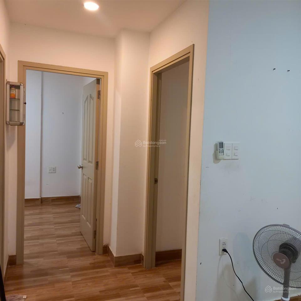 Bán căn hộ 2 pn wilton68m2, lầu cao, view hồ bơi, nội ô, landmark 81 tầng. sổ hồng chính chủ