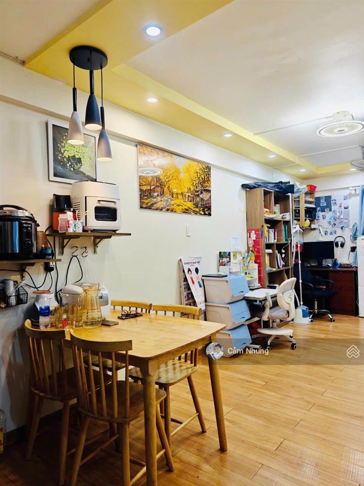 Bán ngay căn góc tầng 2 bên b4  cc ehome4  dt 41m²  giá 1tỷ280,  0908 002 *** gặp nhung