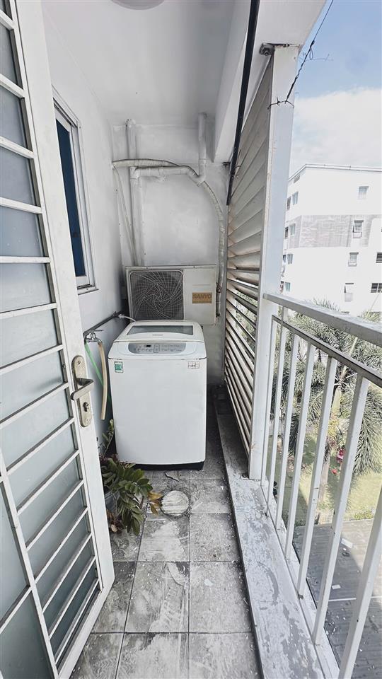 Cho thuê căn hộ có nội thất  block c2 tầng 3, giá 4tr/1tháng,  0908 002 ***