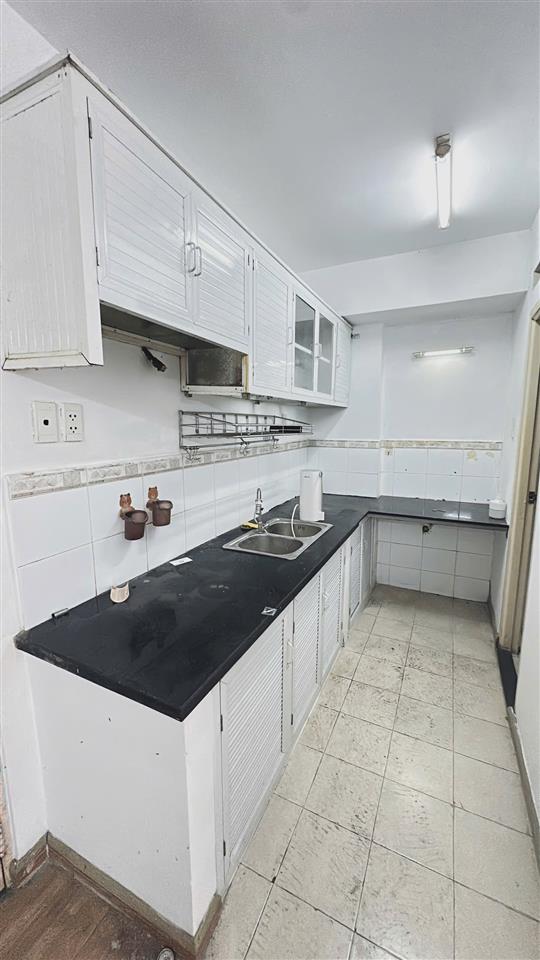 Cho thuê căn hộ có nội thất  block c2 tầng 3, giá 4tr/1tháng,  0908 002 ***
