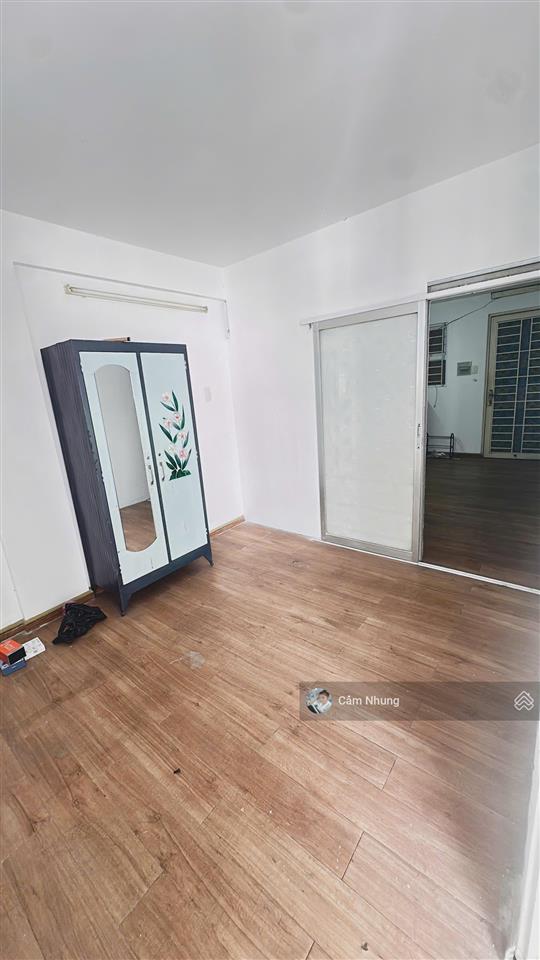 Cho thuê căn hộ có nội thất  block c2 tầng 3, giá 4tr/1tháng,  0908 002 ***