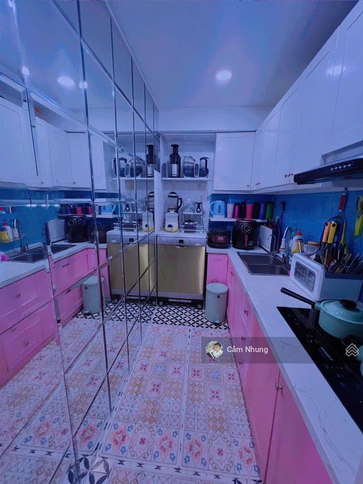 Bán ngay khu b4 tầng 1 block trung tâm chợ, giá 1 tỷ 180,  0908 002 *** gặp nhung
